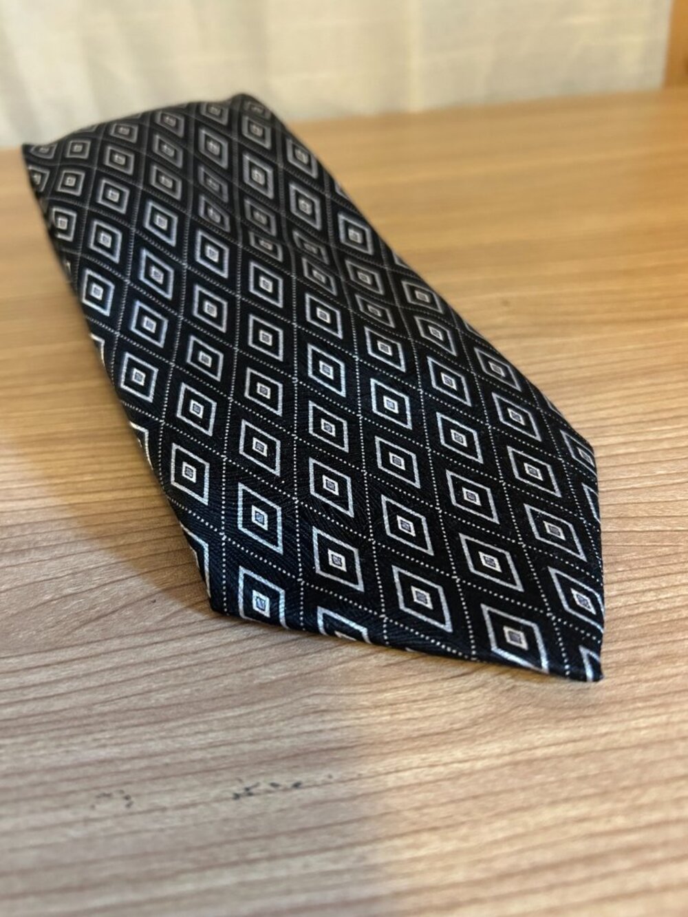 Stafford Men’s Silk Tie Navy Blue Red Paisley Medallion Pattern Necktie